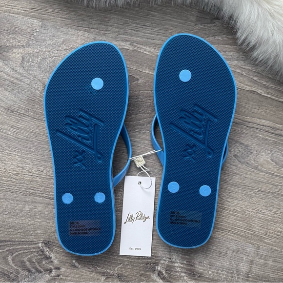 ⛱️LILLY PULITZER Pool Flip Flops Barton Blue Star Gazing Shoe Size 7/8 - Picture 2 of 6